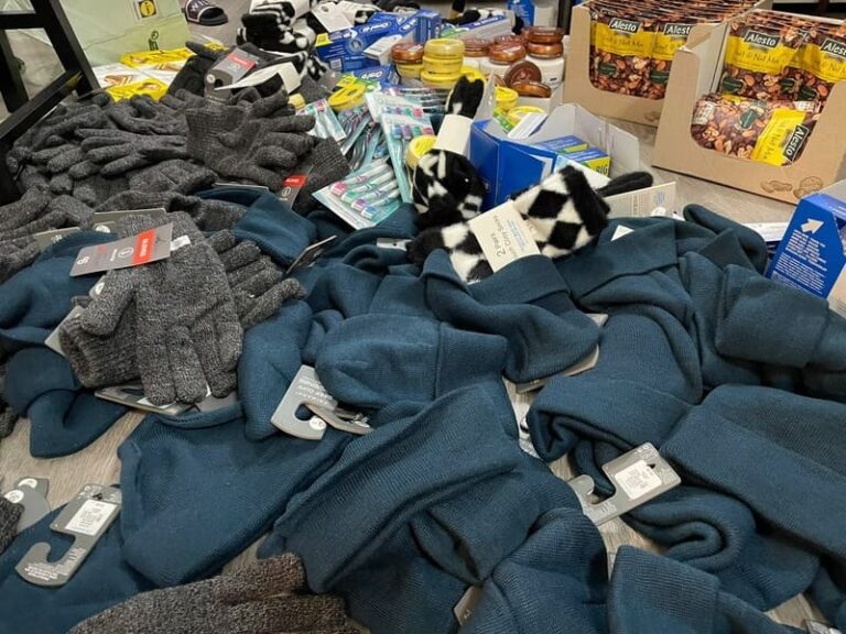 The Christmas Project (4)